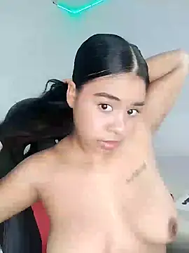 Snapshot of Fanny_Klean chatting on 12.22.24 Fanny Klean online show from 12.22.24