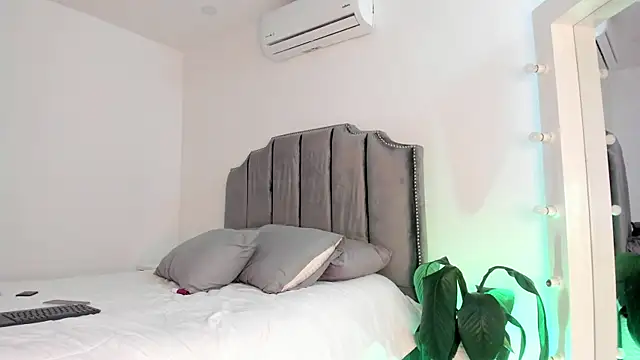 molly cams8 online show from 01.20.25