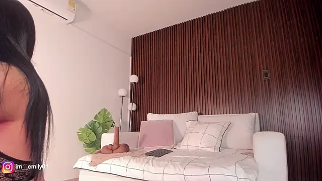 Snapshot of molly_cams8 chatting on 04.18.26 molly cams8 online show from 04.18.26