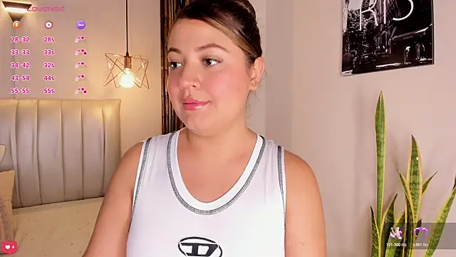 Snapshot of Zuzu_sweet chatting on 02.25.26 Zuzu sweet online show from 02.25.26