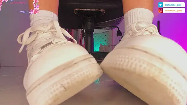 charlotte  grey online show from 10.02.25