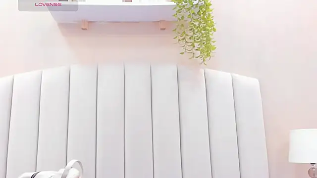 Mia thompson 19 online show from 02.11.26