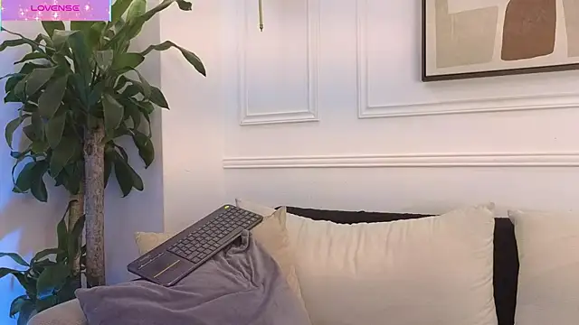 Mia thompson 19 online show from 03.03.26