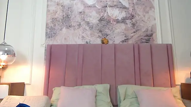 Snapshot of SabrinaDevill chatting on 06.03.26 SabrinaDevill online show from 06.03.26