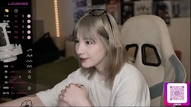 Snapshot of Traharaa chatting on 02.06.26 Traharaa online show from 02.06.26