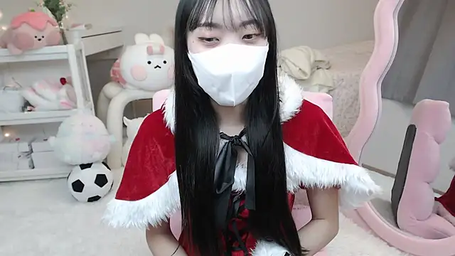 momo room online show from 12.21.24