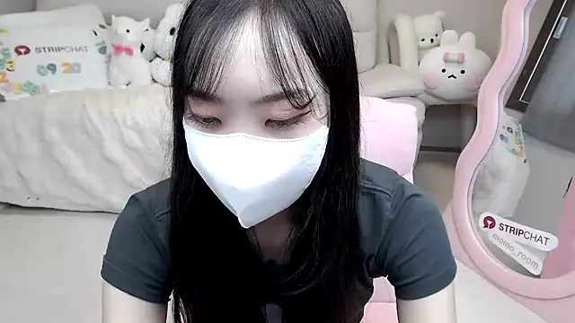 momo room online show from 09.20.25