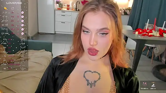 CarolineLovers online show from 12.25.24