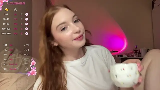 Snapshot of cinnabon_girls chatting on 01.30.25 cinnabon girls online show from 01.30.25