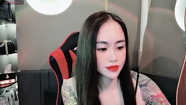 Snapshot of witch-39 chatting on 12.15.24 witch-39 online show from 12.15.24