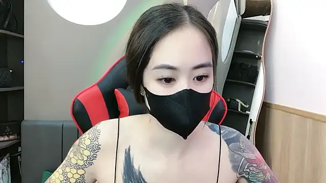 Snapshot of witch-39 chatting on 12.17.24 witch-39 online show from 12.17.24