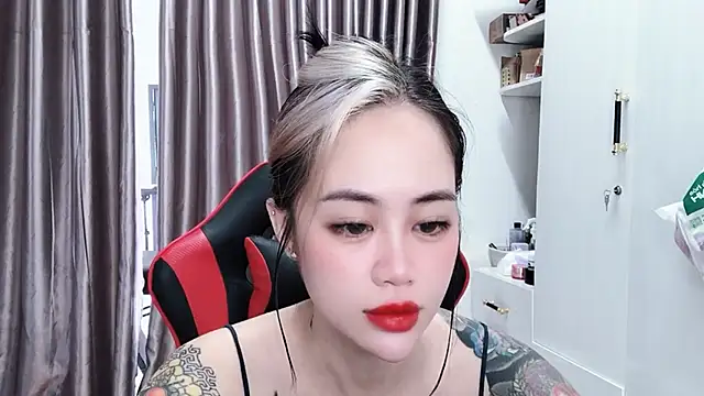 Snapshot of witch-39 chatting on 02.04.26 witch-39 online show from 02.04.26