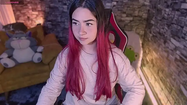 Snapshot of corallwells chatting on 01.15.26 corallwells online show from 01.15.26