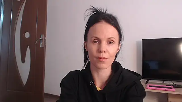 Snapshot of Teressa_Dream chatting on 12.19.25 Teressa Dream online show from 12.19.25