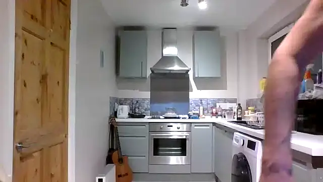 Snapshot of jimmybenido chatting on 11.05.25 jimmybenido online show from 11.05.25