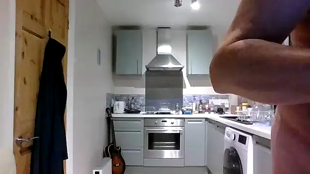 Snapshot of jimmybenido chatting on 11.08.25 jimmybenido online show from 11.08.25