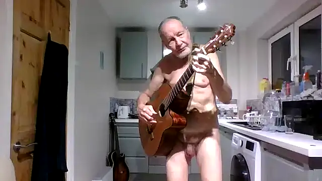 Snapshot of jimmybenido chatting on 12.05.25 jimmybenido online show from 12.05.25