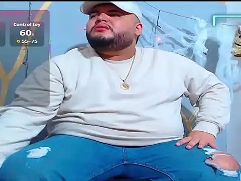 Snapshot of damian_chubby chatting on 10.20.25 damian chubby online show from 10.20.25