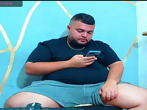 Snapshot of damian_chubby chatting on 11.12.25 damian chubby online show from 11.12.25