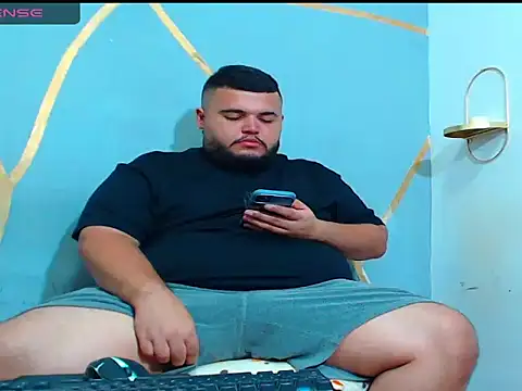 Snapshot of damian_chubby chatting on 11.13.25 damian chubby online show from 11.13.25