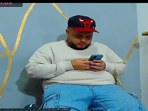 Snapshot of damian_chubby chatting on 11.16.25 damian chubby online show from 11.16.25