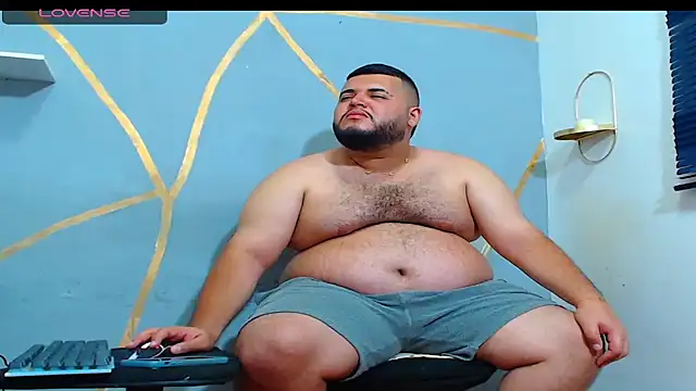 Snapshot of damian_chubby chatting on 11.16.25 damian chubby online show from 11.16.25