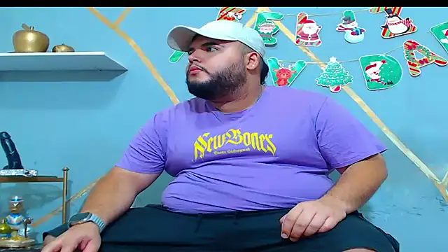 Snapshot of damian_chubby chatting on 11.24.25 damian chubby online show from 11.24.25