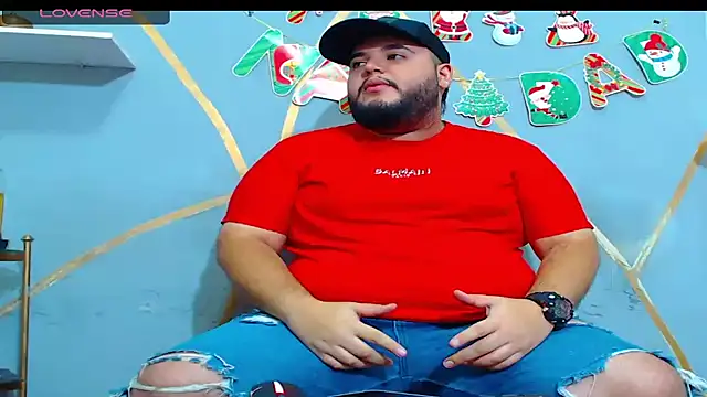 Snapshot of damian_chubby chatting on 11.29.25 damian chubby online show from 11.29.25