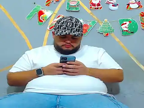 Snapshot of damian_chubby chatting on 12.05.25 damian chubby online show from 12.05.25