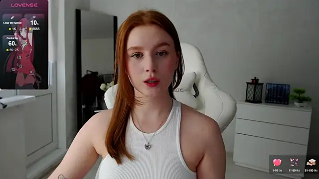 Snapshot of Meow_babe chatting on 01.10.25 Meow babe online show from 01.10.25