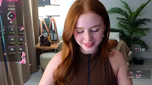 Snapshot of Meow_babe chatting on 10.10.25 Meow babe online show from 10.10.25