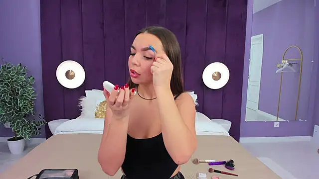 Snapshot of CamillaLarson chatting on 02.25.25 CamillaLarson online show from 02.25.25