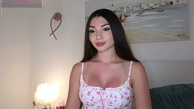 Snapshot of ReyaSophia chatting on 04.18.26 ReyaSophia online show from 04.18.26