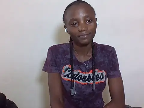 Snapshot of SexyNeedle22 chatting on 09.26.25 SexyNeedle22 online show from 09.26.25