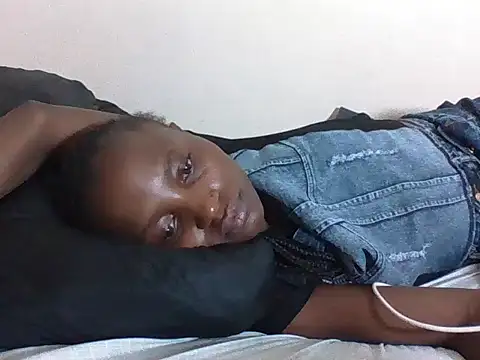 Snapshot of SexyNeedle22 chatting on 10.03.25 SexyNeedle22 online show from 10.03.25