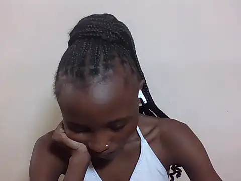 Snapshot of SexyNeedle22 chatting on 11.13.25 SexyNeedle22 online show from 11.13.25