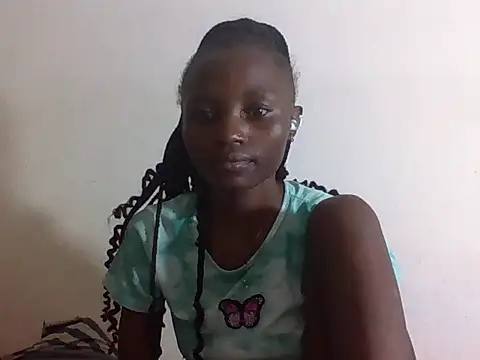 Snapshot of SexyNeedle22 chatting on 11.26.25 SexyNeedle22 online show from 11.26.25