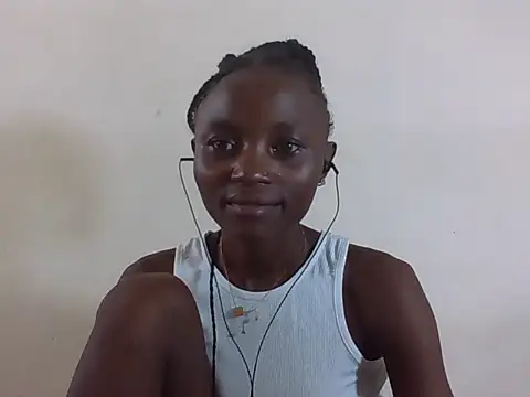 Snapshot of SexyNeedle22 chatting on 12.14.25 SexyNeedle22 online show from 12.14.25