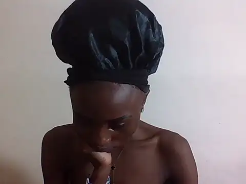 Snapshot of SexyNeedle22 chatting on 12.21.25 SexyNeedle22 online show from 12.21.25