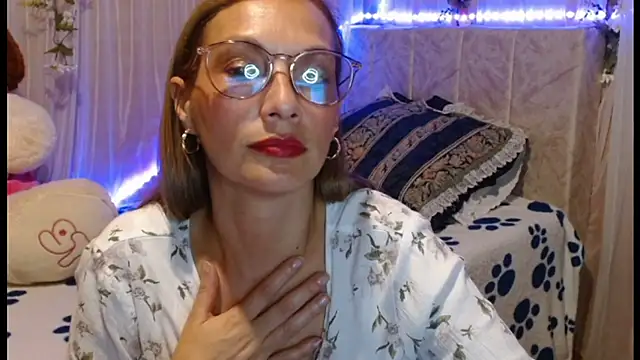 italagomez  online show from 01.10.25