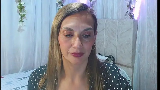 italagomez  online show from 03.20.25