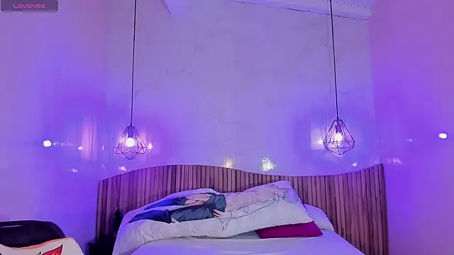 IamNayuta online show from 01.08.25