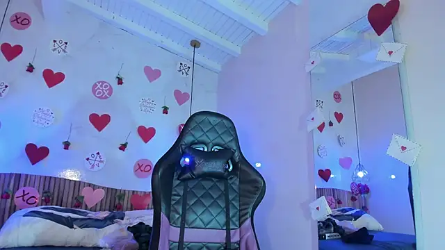 Snapshot of IamNayuta chatting on 02.11.26 IamNayuta online show from 02.11.26