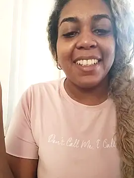 ELLA KELLY online show from 12.05.25