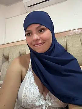 lalilamassu1 online show from 03.04.25