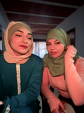 lalilamassu1 online show from 09.15.25