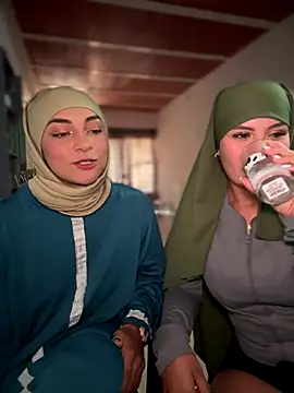 lalilamassu1 online show from 09.23.25