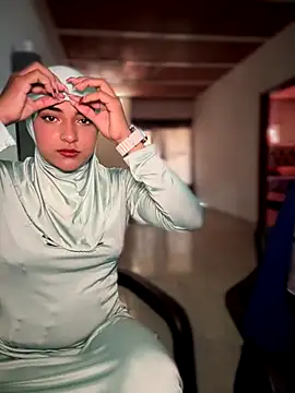 lalilamassu1 online show from 09.24.25