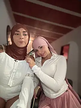 lalilamassu1 online show from 04.18.26