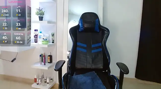 -MiaDelight- online show from 03.20.25